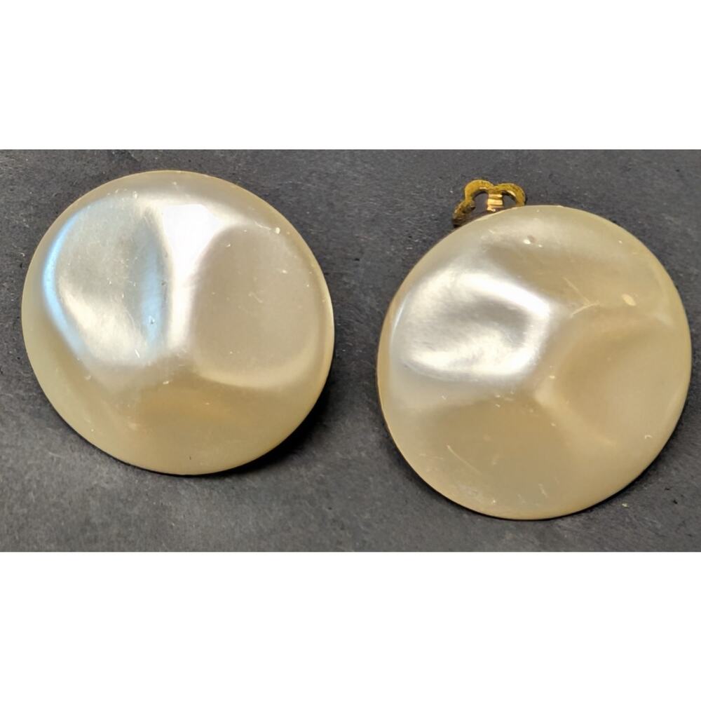 Vtg Pearlesque Button Clip On Earrings SIGNED JAPAN 1" Round Lumpy Retro Dressy